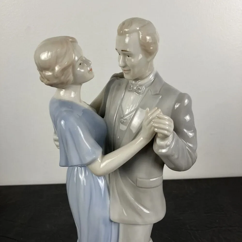 Porcelain Dancing Couple Figurine Wedding Cake Topper Romantic Vintage Decor HTF